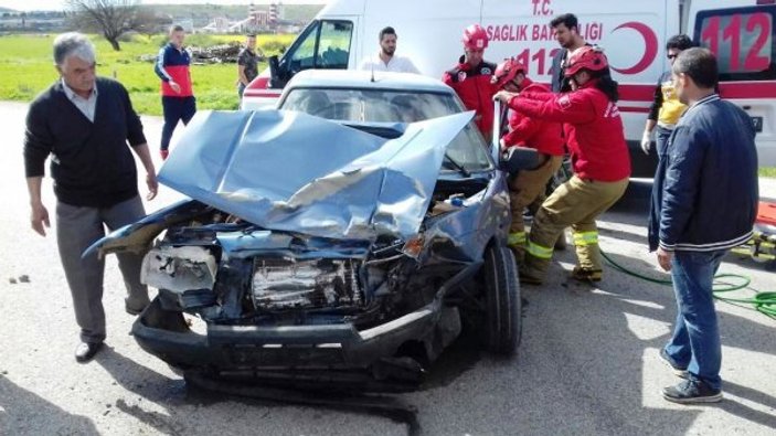 Ayvalık'ta trafik kazası: 2 yaralı