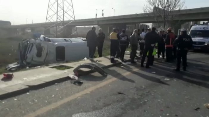 Ankara'da yolcu minibüsü kaza yaptı: 15 yaralı