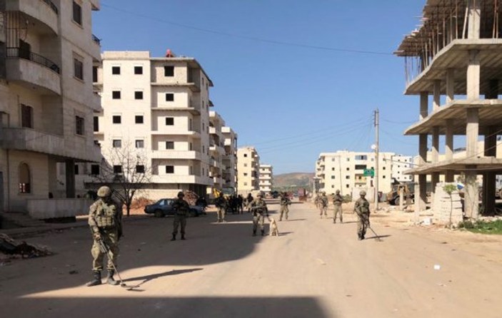 Afrin'de bomba ile tuzaklanmış araç imha edildi
