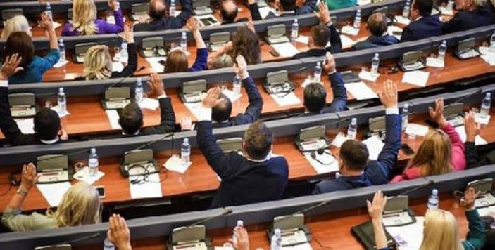 Kosova'nın AB yasası oylaması yeniden yapılacak