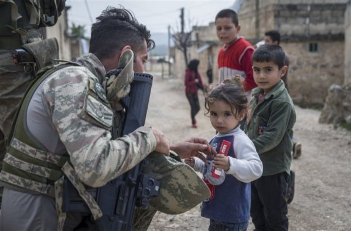 Mehmetçik'ten Afrin'e yardım eli