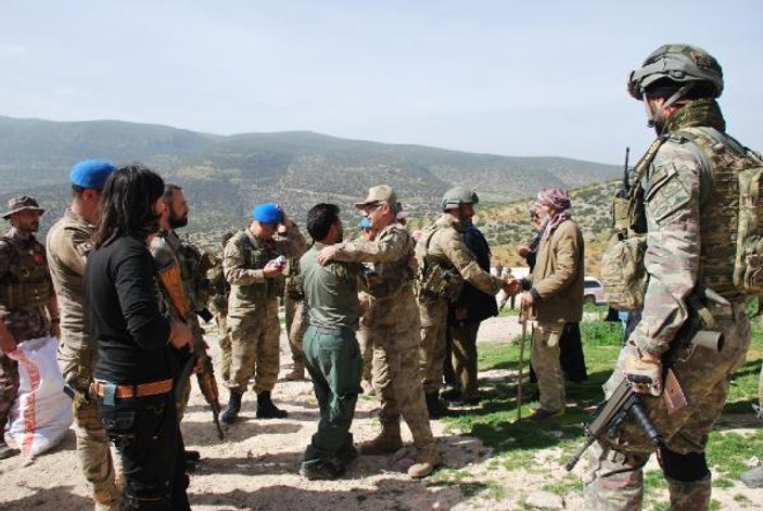 TSK, Afrin'de sivillerin sorunlarını dinliyor
