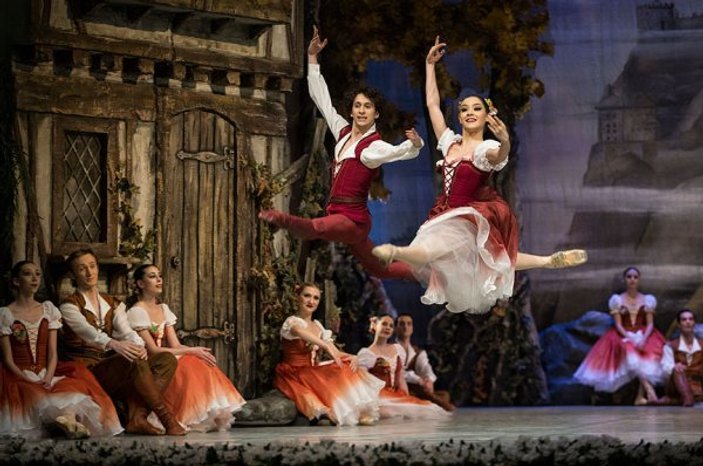 Dünya klasiği 'Giselle' balesi 10 yıl aradan sonra başkentte