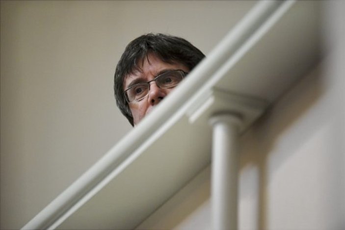 Katalan lider Puigdemont için tutuklama kararı çıktı