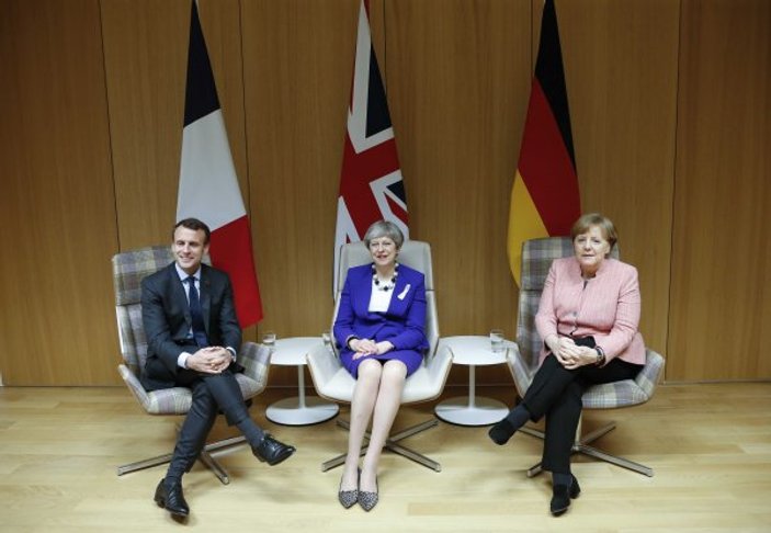May, Merkel ve Macron'dan Rusya görüşmesi