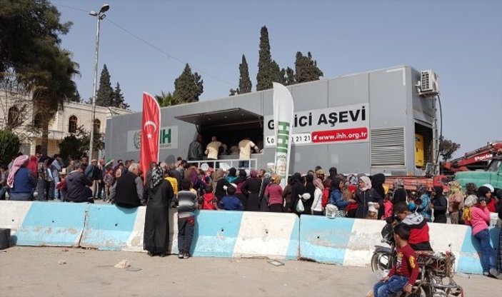 Afrin'de 10 bin kişiye sıcak yemek çıkarılıyor