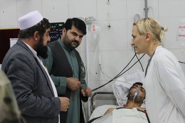 Afganistan'da bomba yüklü saldırı: 15 ölü
