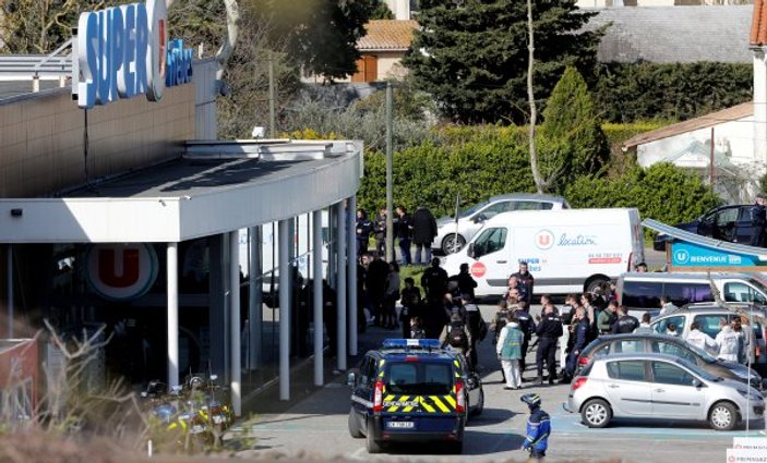 Fransa'da rehineleri kurtarmak isteyen polis öldü