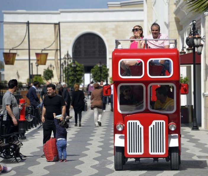İranlı turistler Antalya'ya akın ediyor