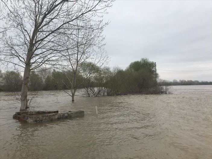 Tunca Nehri taştı