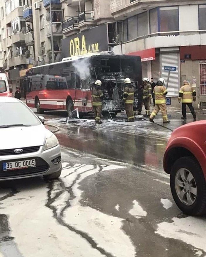 İzmir’de yolcu otobüsü küle döndü