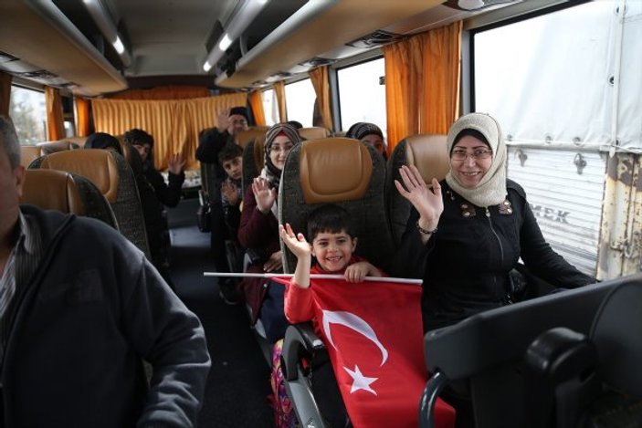 Esenyurt'ta yaşayan 3 Suriyeli aileye dönüş töreni