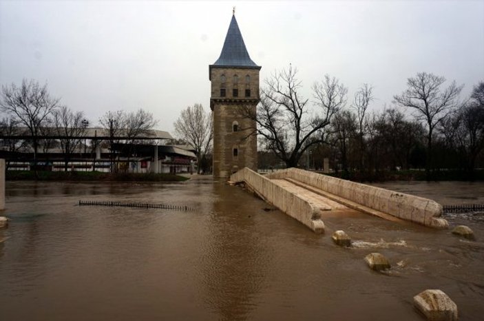 Edirne'de sağanak yağış afete dönüştü
