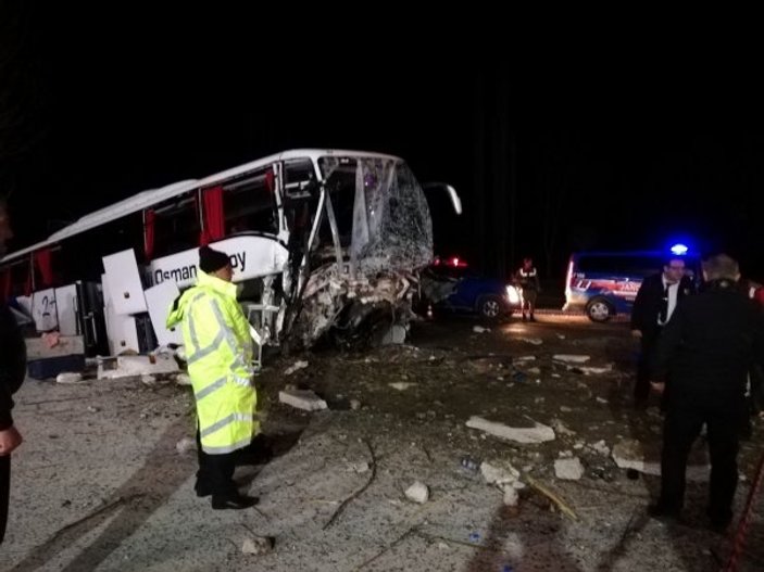 Çorum'da otobüs kazası: 2 ölü 33 yaralı