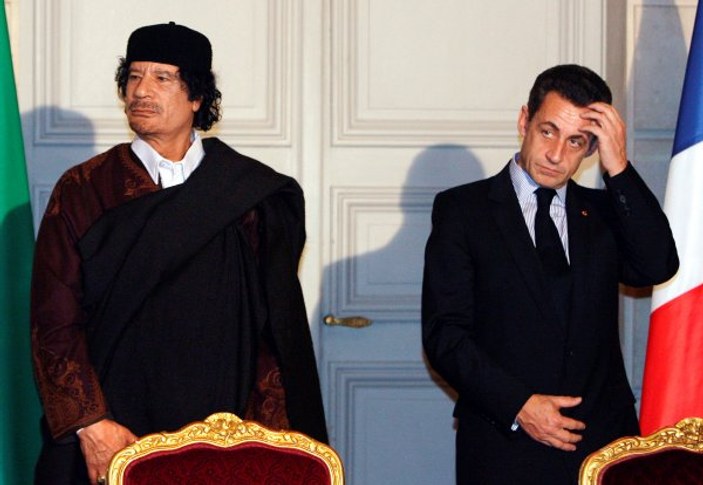 Sarkozy yolsuzluktan yargılanacak