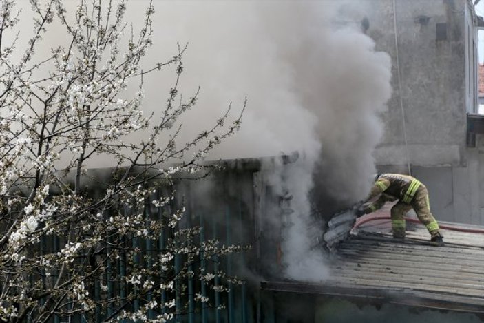 Ataşehir'de fabrika yangını