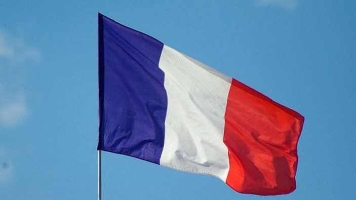 Fransa'da terörü öven kişiye hapis cezası