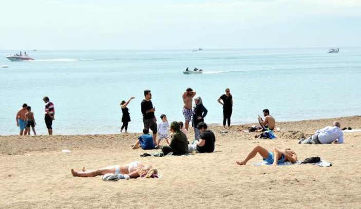 Antalya'da plaj sezonu açıldı