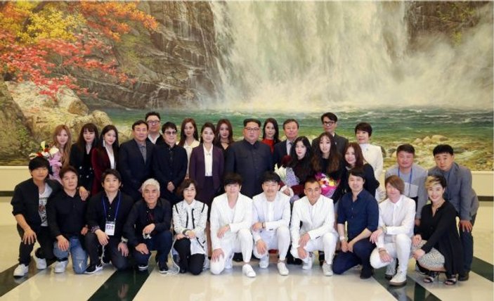Güney Koreli şarkıcılar Kuzey Kore'de sahne aldı