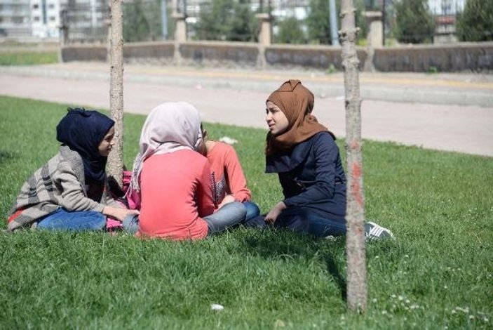 Diyarbakır'da Suriyeli öğrencilere eğitim