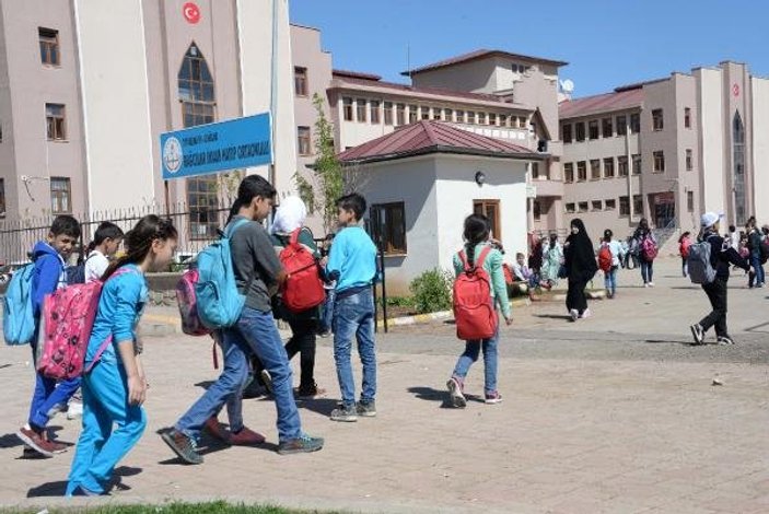 Diyarbakır'da Suriyeli öğrencilere eğitim