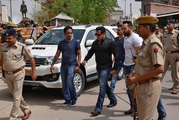 Bollywood yıldızına hapis cezası