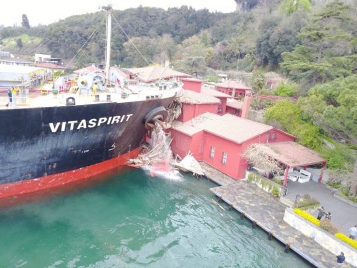 İstanbul Boğazı'ndaki gemi kazasının görüntüsü