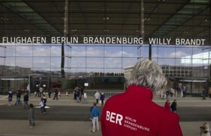 Berlin havalimansız kalma tehlikesiyle karşı karşıya