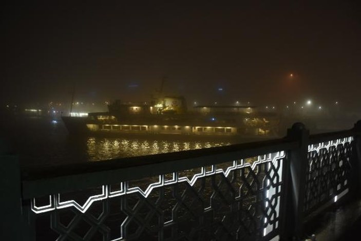 İstanbul'da sisli sabah