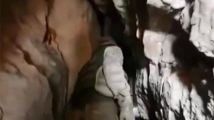 Hakkari'de teröristlerin 3 katlı mağarası bulundu