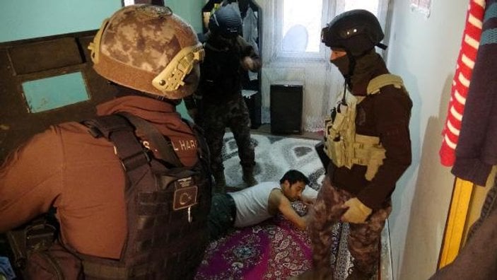 Erzurum'da insan kaçakçılarına şafak operasyonu