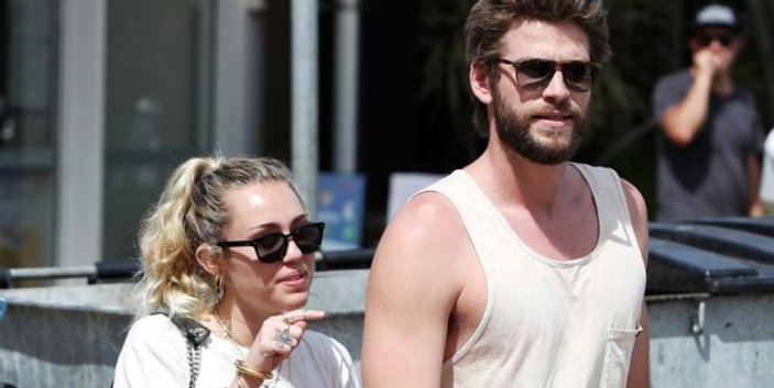 Miley Cyrus ve Liam Hemsworth ada almaya karar verdi