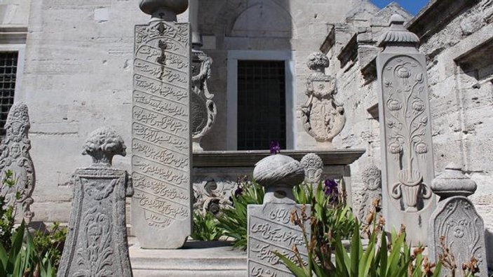 Bir edebi sanat: Osmanlı mezar taşları