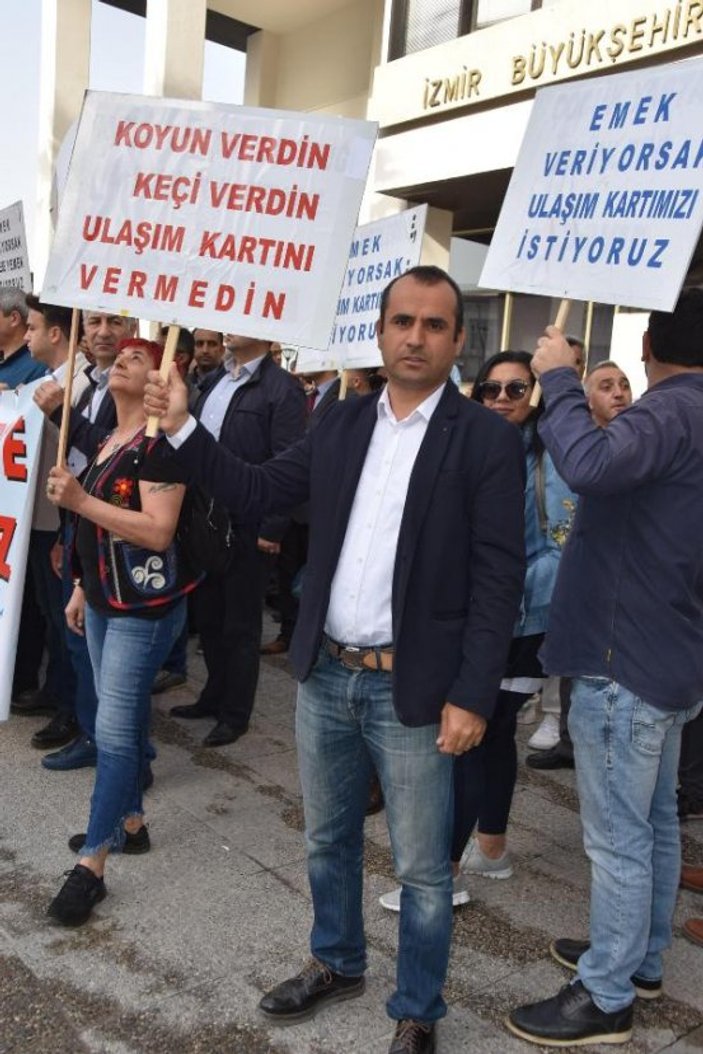 İzmir'de görüşmeler sonuçsuz kaldı, memurlar eylem yaptı