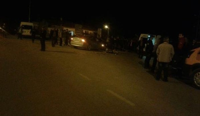 Amasya'da otomobil ile motosiklet çarpıştı 1 ölü 2 yaralı