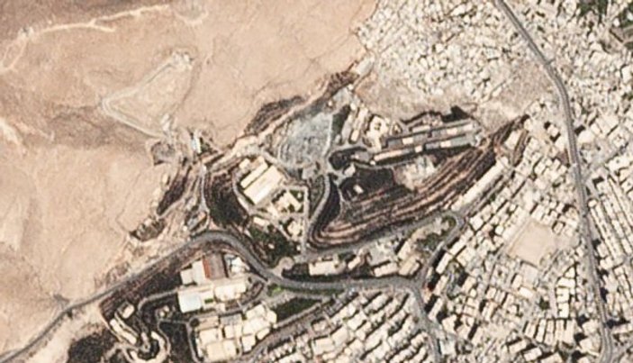 ABD'nin vurduğu tesisler uydudan görüntülendi