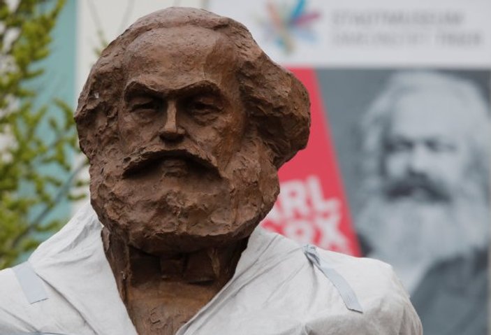 Marx'ın anısına Çin'den Almanya'ya heykel