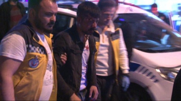 Kadıköy barlar sokağında silahlı kavga: 2 kişi yaralandı