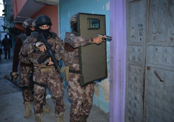 Adana'da fuhuş operasyonu: 8 gözaltı
