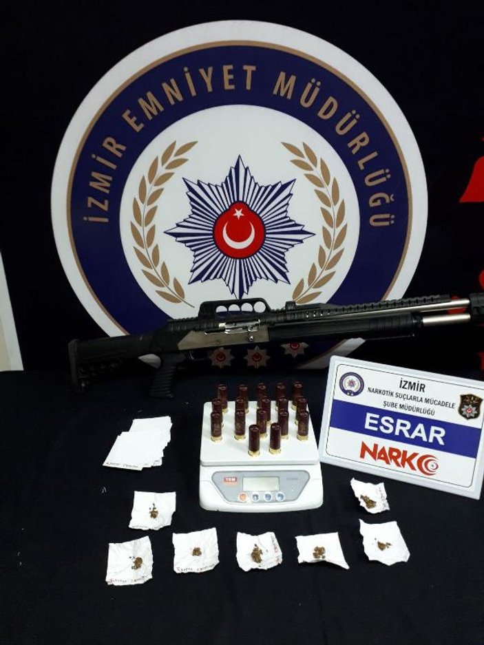 İzmir polisinden bir haftada 64 uyuşturucu operasyonu