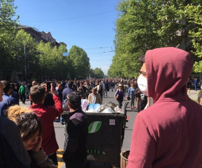 Ermenistan'da Sarkisyan'a karşı gösteriler yayılıyor