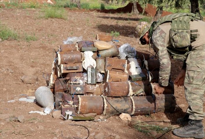 TSK Afrin'de evlere tuzaklanan bombaları imha etti