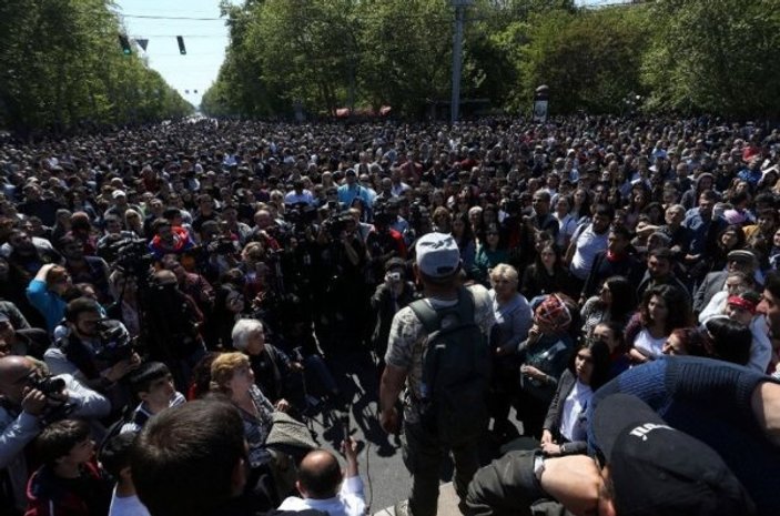 Ermenistan'da Sarkisyan'a karşı gösteriler yayılıyor