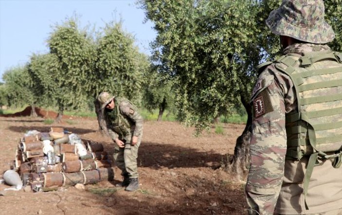 TSK Afrin'de evlere tuzaklanan bombaları imha etti