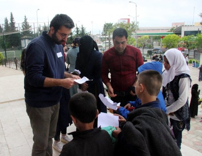 Suriyeliler Türkçe seviye belirleme sınavına girdi