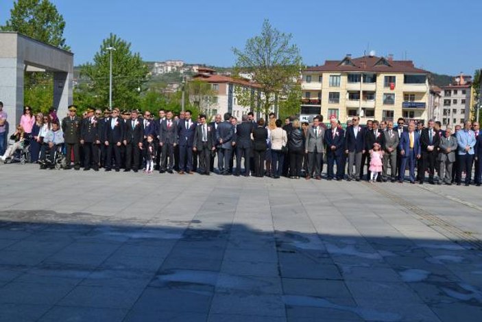 Bartın'da CHP'liler Milli Eğitim Müdürü'nü protesto etti