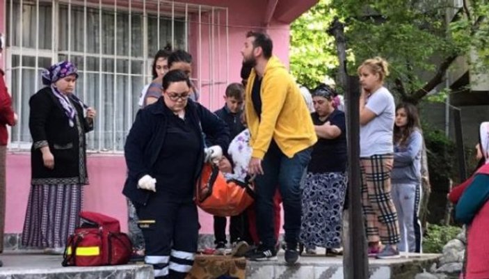 Zonguldak'ta yanan evini gören kadın bayıldı