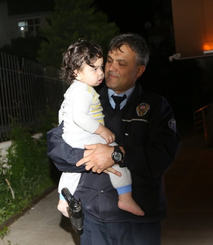 Adana'da 2 yaşındaki çocuk sokakta gezerken bulundu