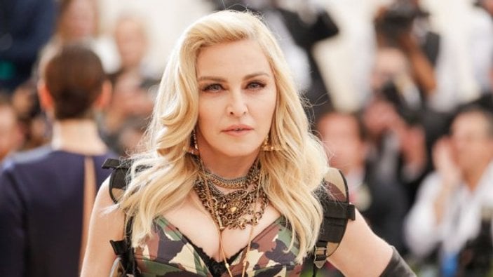 Madonna'nın Tupac ile olan mektubu satışa çıkıyor
