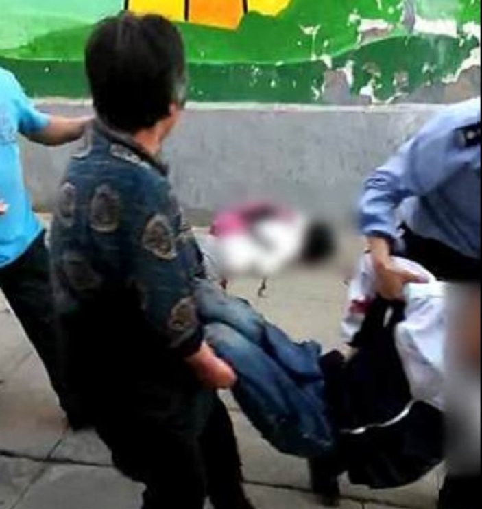 Çin'de okul çıkışı bıçaklı saldırı: 7 ölü